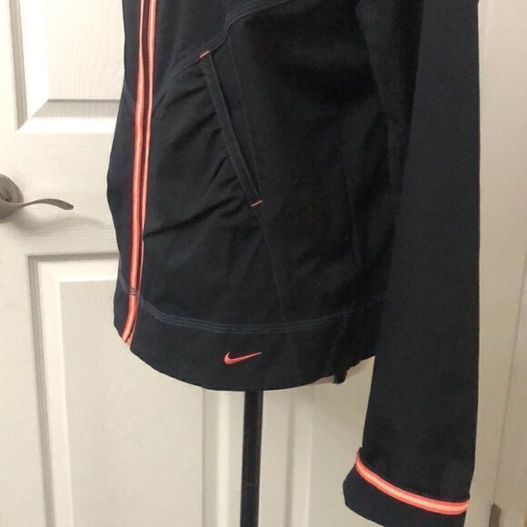 Nike womens black athletic activewear. 4 front pockets size XL - Picture 11 of 14